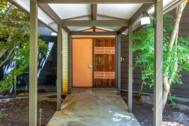 $2,498,888 | 4704 Hillcrest View Drive, Boise, ID 83705