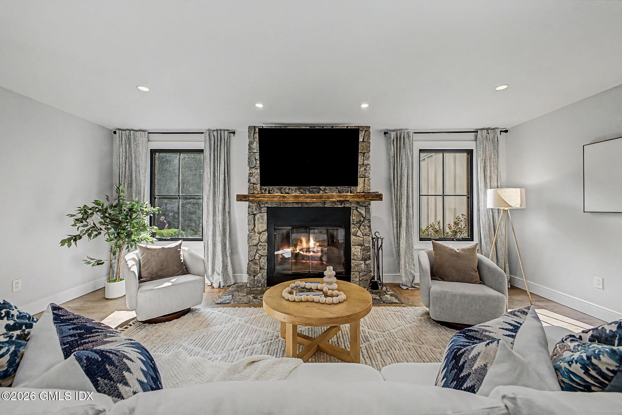 248 Stanwich Road Greenwich, CT 06830 - Photo 8 of 39 66-web-or-mls-248-stanwich-rd