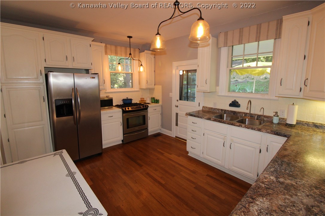 1002 Loudon Heights Road Charleston, WV 25314 - Photo 7 of 17 Gallery Image 7