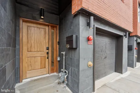 $1,200,000 | 747 North Capitol Street, Philadelphia, PA 19130