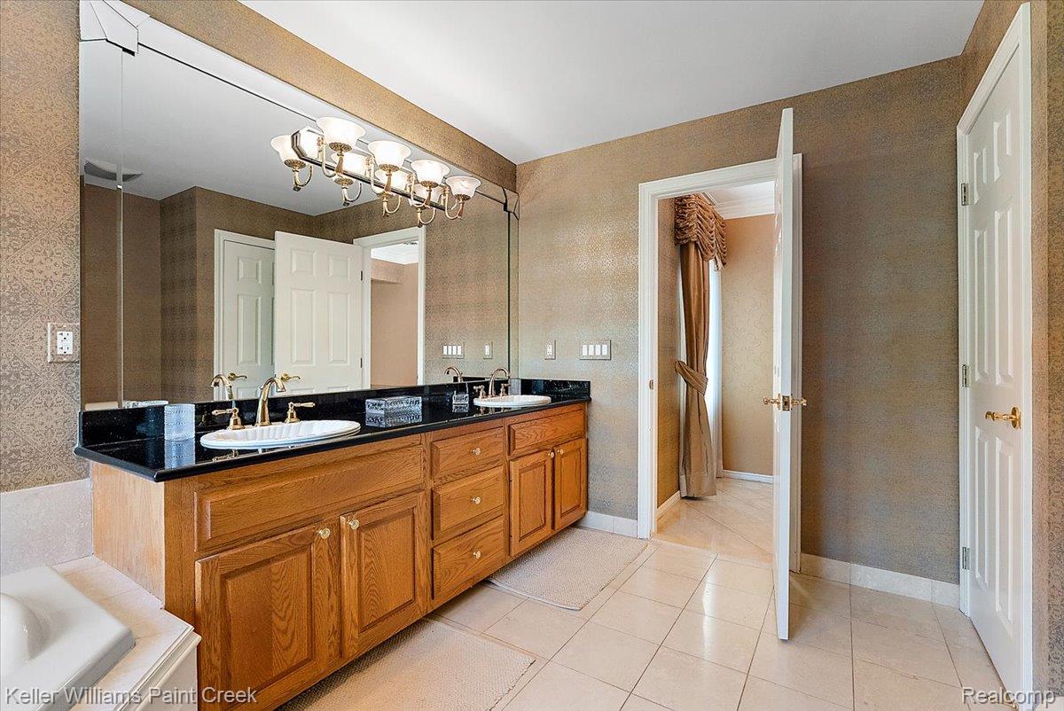 13150 Rhea Court Utica, MI 48315 - Photo 38 of 79 52-13150 Rhea-52.jpg