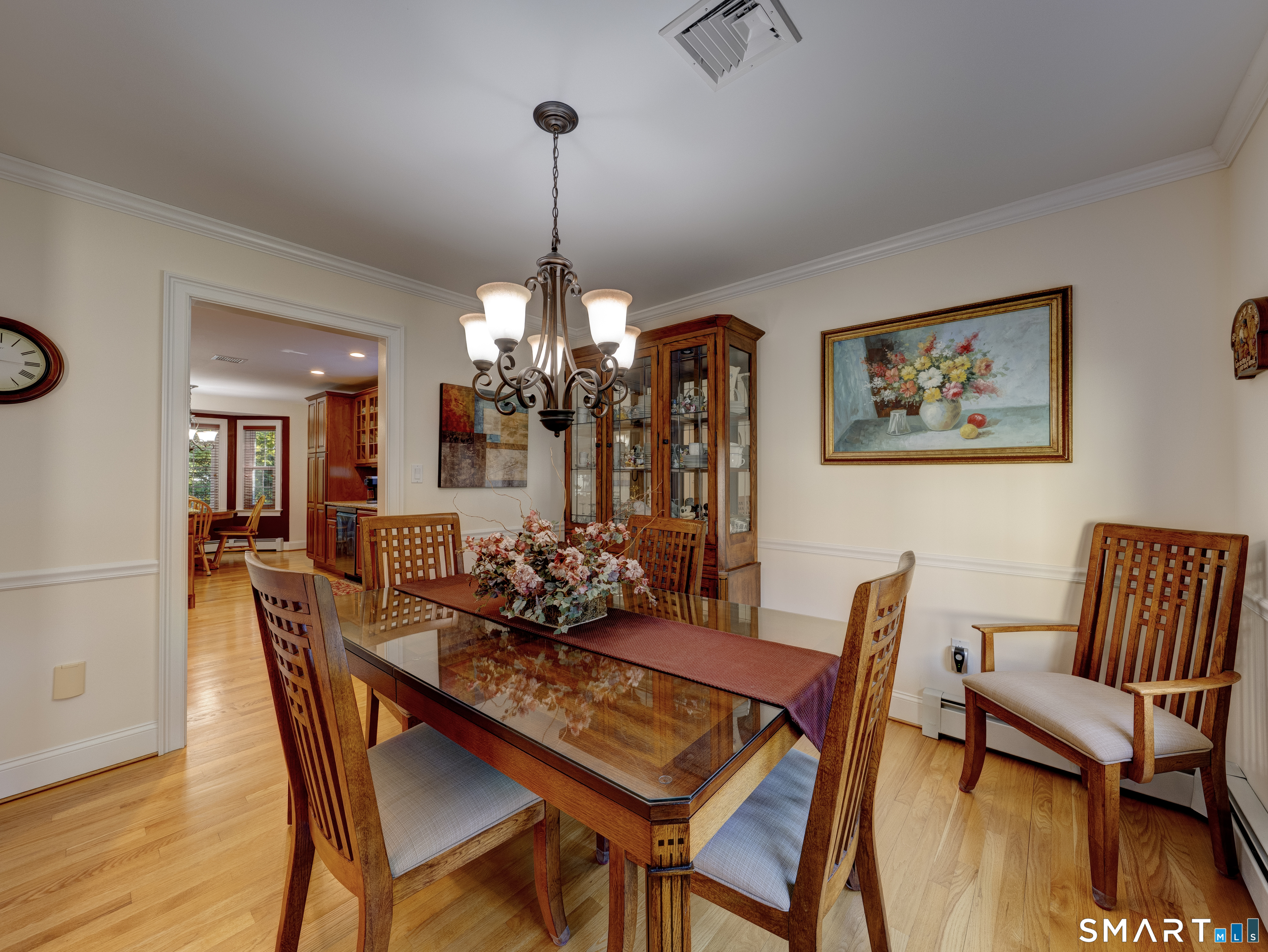 2 Streamside Lane, Unit 2 Berlin, CT 06037 - Photo 4 of 36 Inviting Dining Room is ready to host guests and family for the holidays.