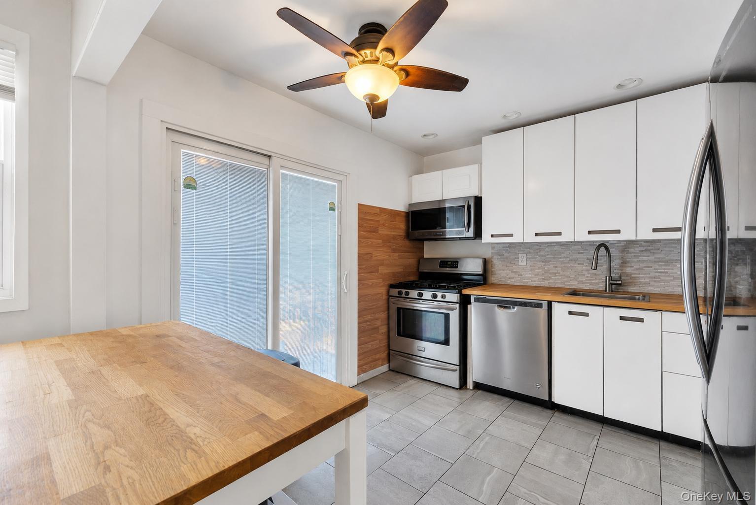 437 Commack Road Islip, NY 11751 - Photo 17 of 32