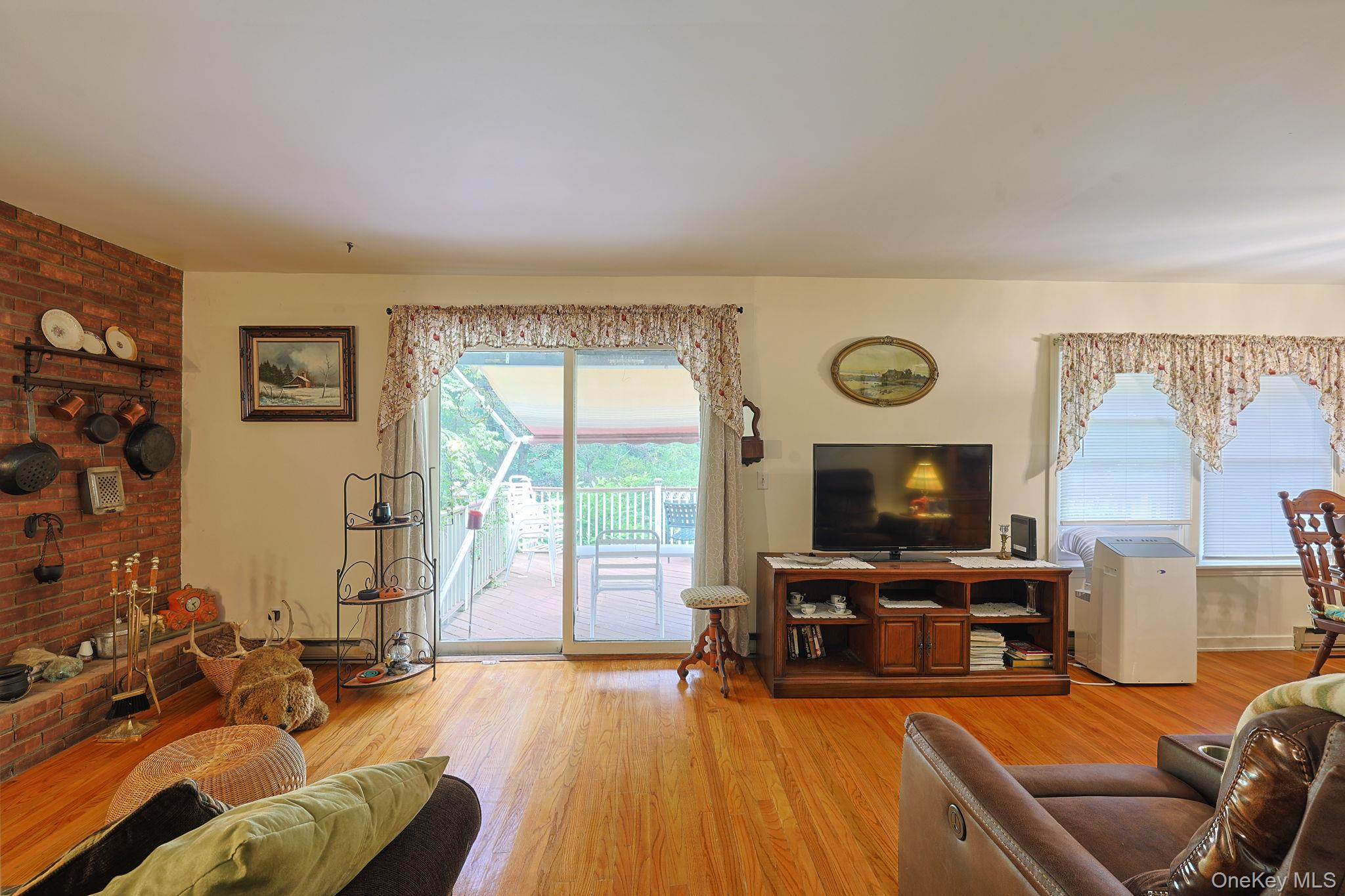 408 Field Road Red Hook, NY 12571 - Photo 6 of 33