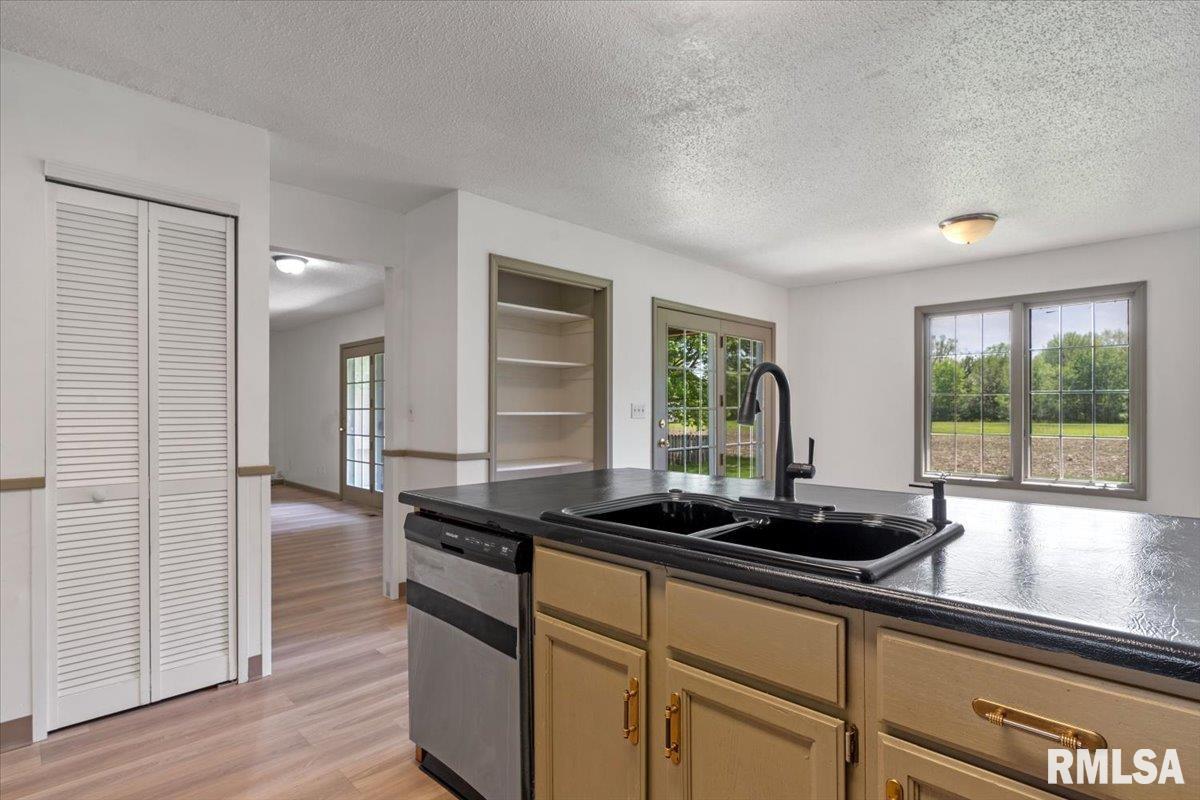 1204 Harmony Court Springfield, IL 62703 - Photo 12 of 35
