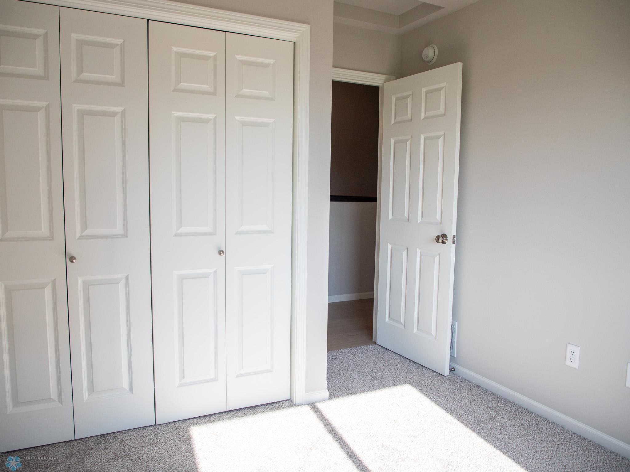 6715 Meadow View Drive South Fargo, ND 58104 - Photo 16 of 29