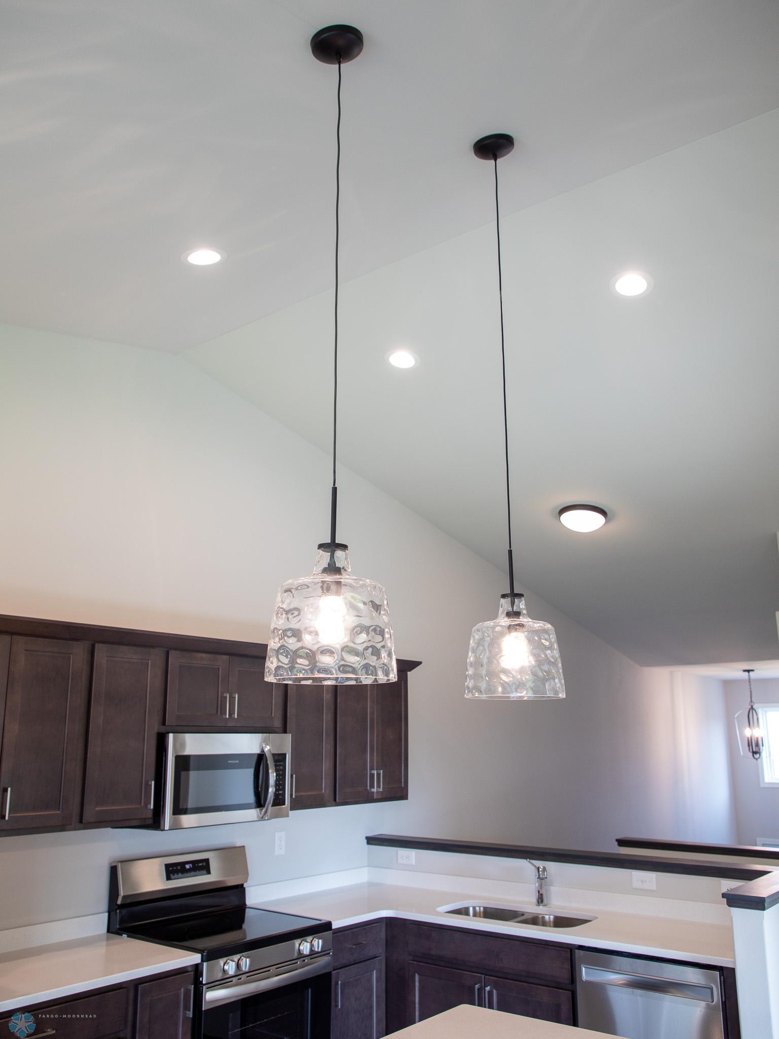 6715 Meadow View Drive South Fargo, ND 58104 - Photo 9 of 29