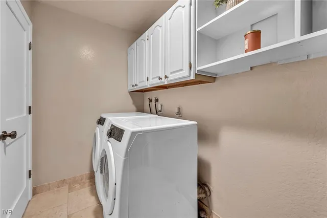 a view of a entrance door of the house