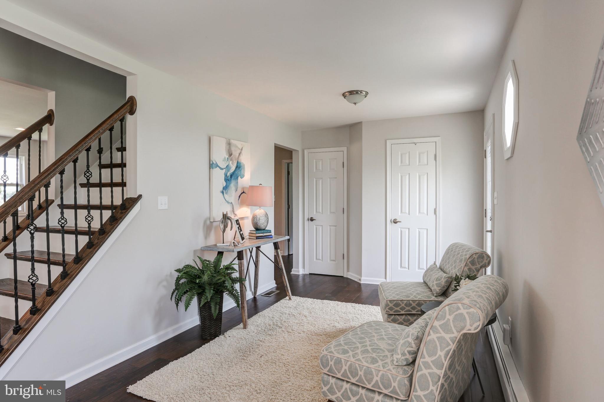 328 Ridge Hill Road Carlisle, PA 17015 - Photo 3 of 54 Entry sitting area