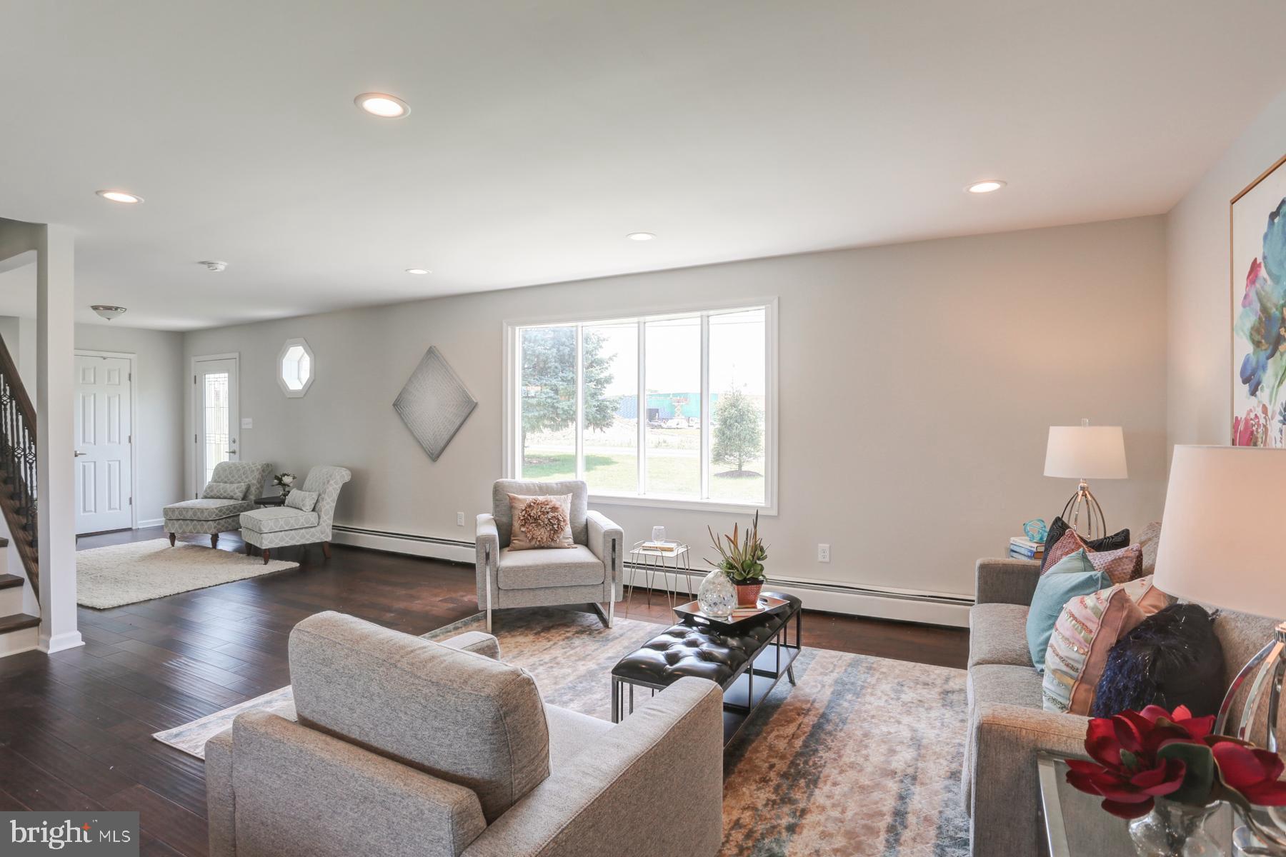 328 Ridge Hill Road Carlisle, PA 17015 - Photo 27 of 54 Living room