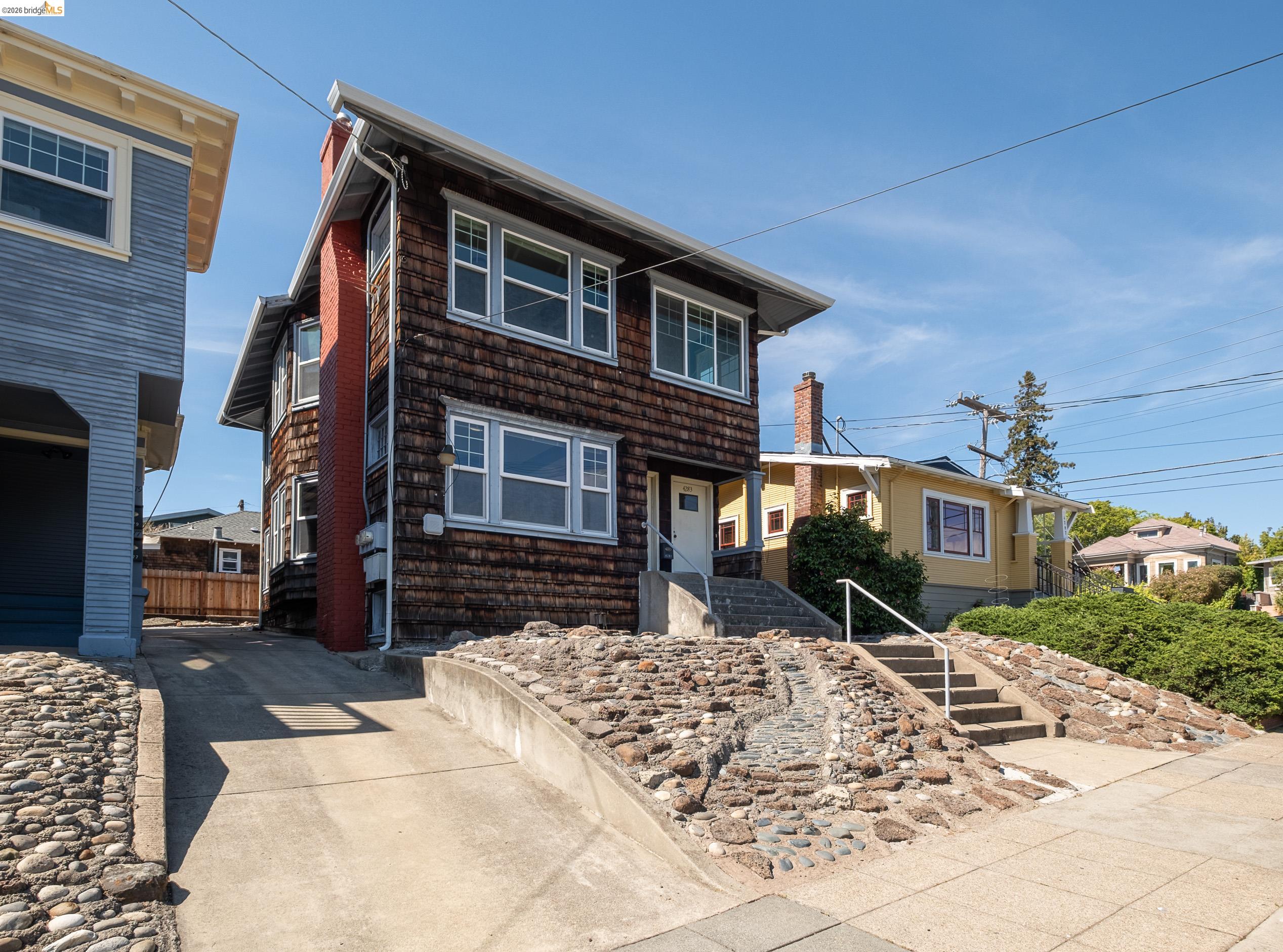 4283 Howe Street Oakland, CA 94611 - Photo 3 of 38