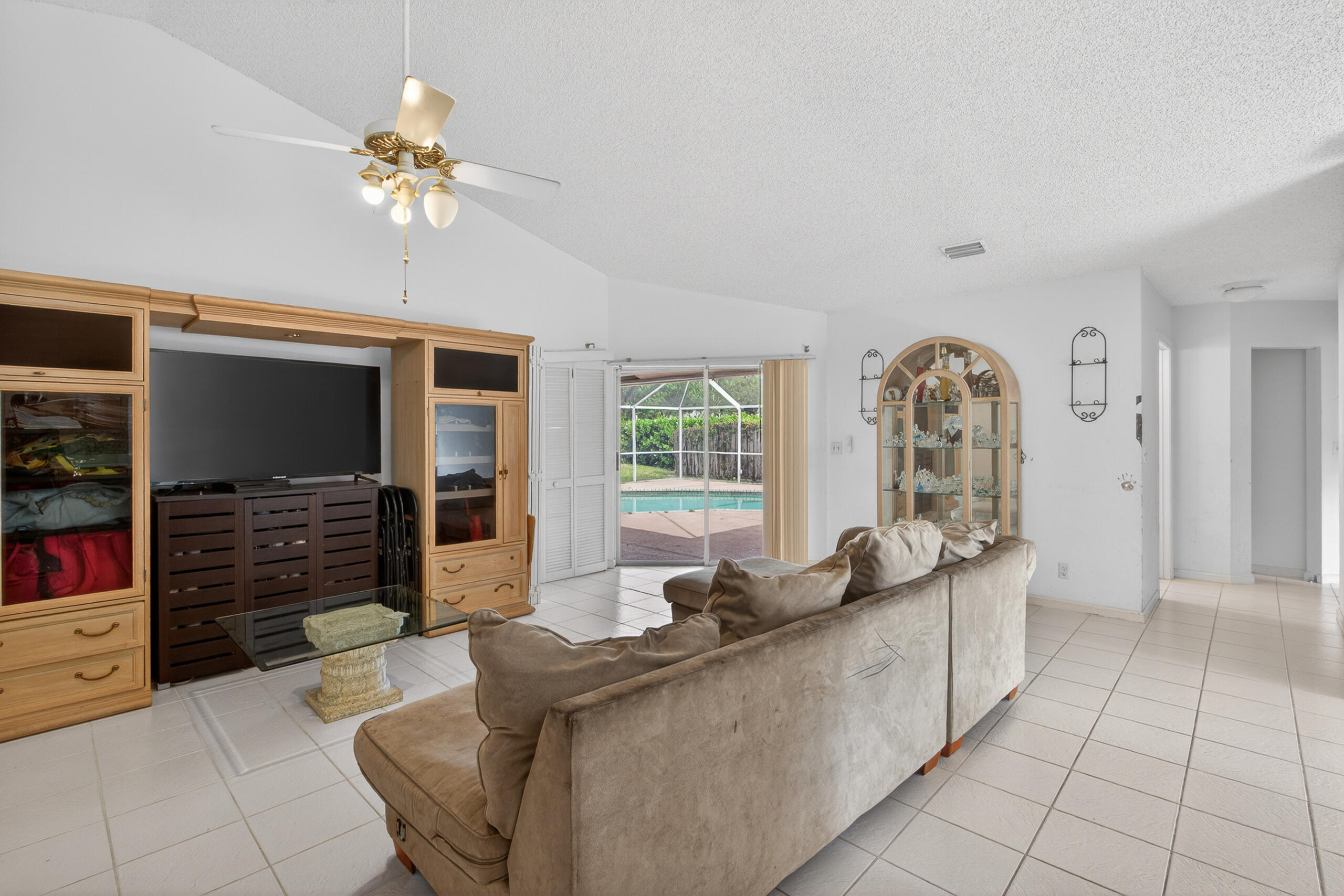 2825 Northwest 29th Drive Boca Raton, FL 33434 - Photo 12 of 56 029_Daniela_boca-30