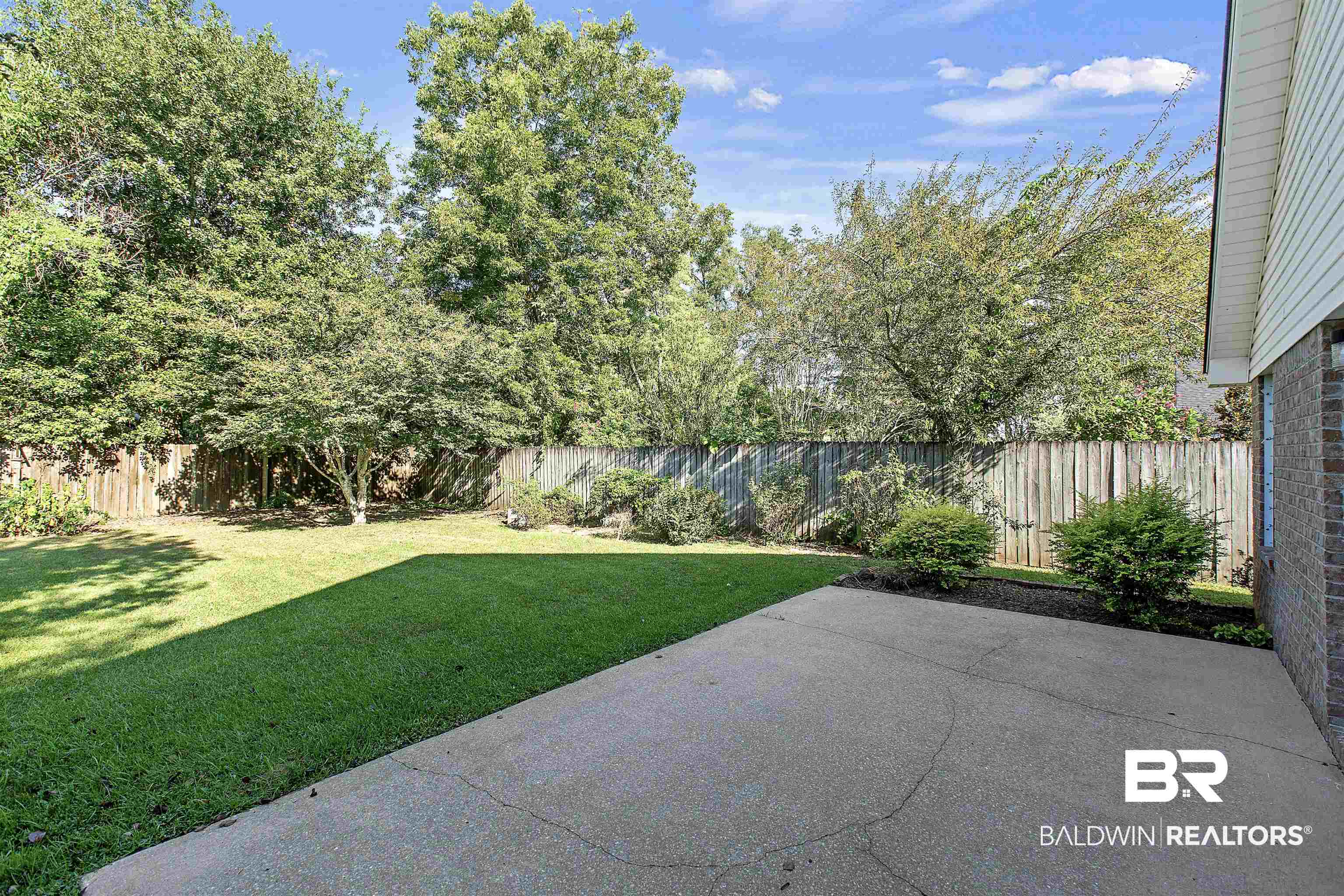 133 Kemper Lane Fairhope, AL 36532 - Photo 23 of 27 Patio-Opposite Si