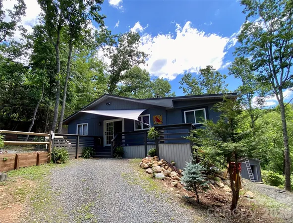 $199,800 | 384 Bear Cub Drive, Spruce Pine, NC 28777