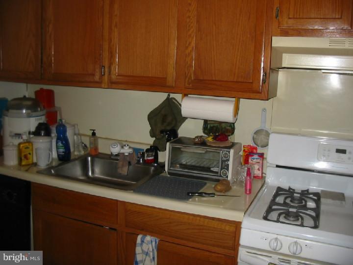 243 College Drive Pemberton, NJ 08068 - Photo 4 of 8 Kitchen