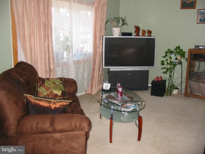 243 College Drive Pemberton, NJ 08068 - Photo 7 of 8 Living Room