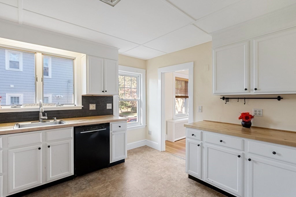 20 Thurston Road Watertown, MA 02472 - Photo 11 of 28 Gallery Image 11