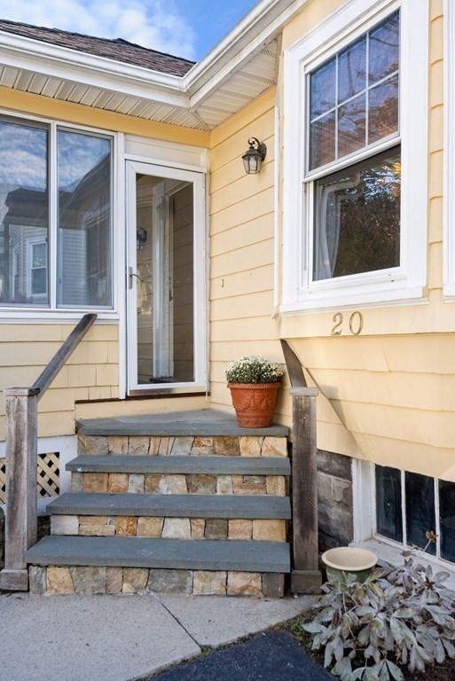 20 Thurston Road Watertown, MA 02472 - Photo 3 of 28 Gallery Image 3
