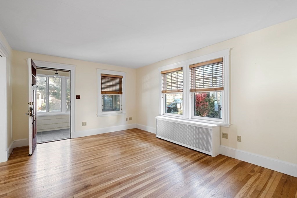 20 Thurston Road Watertown, MA 02472 - Photo 6 of 28 Gallery Image 6