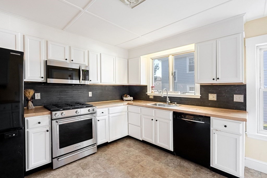 20 Thurston Road Watertown, MA 02472 - Photo 10 of 28 Gallery Image 10