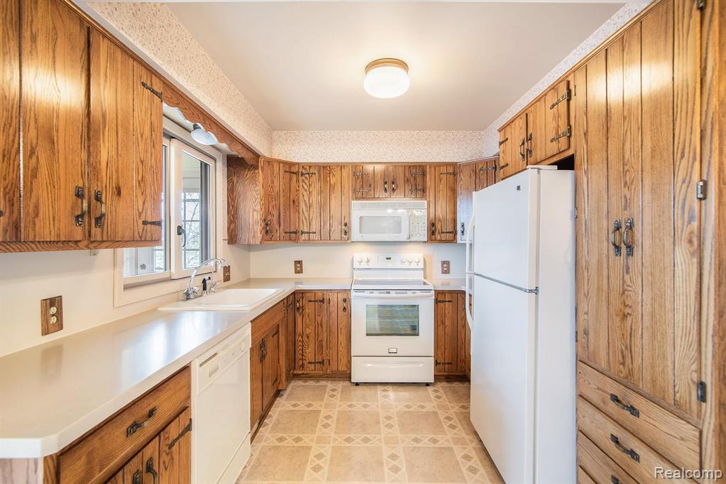15526 Lobdell Road Linden, MI 48451 - Photo 21 of 42