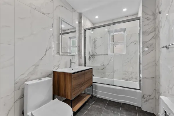 $4,500 | 840 East Broadway, Unit UPPR, Long Beach, NY 11561