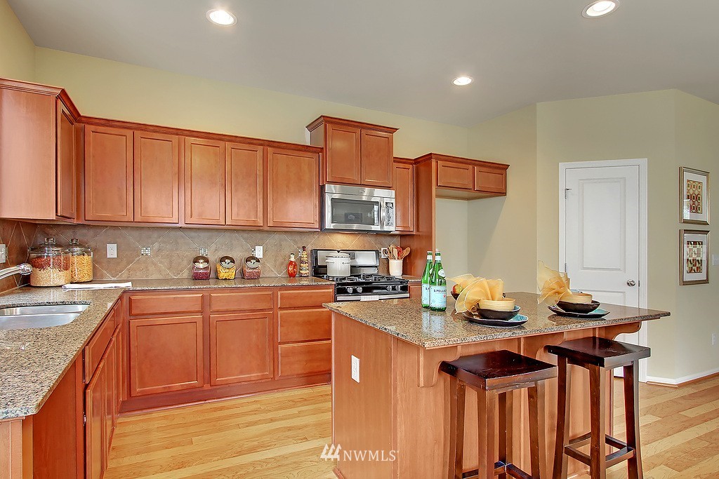 18311 39th Avenue Southeast Bothell, WA 98012 - Photo 7 of 15 Gallery Image 7