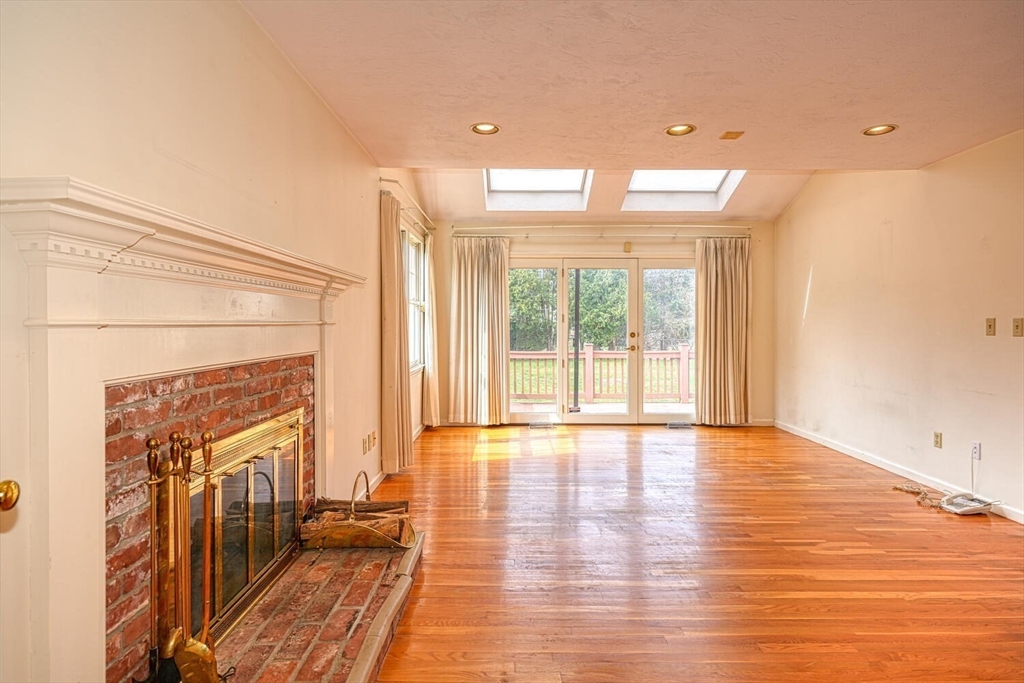 114 Madison Road Northborough, MA 01532 - Photo 3 of 33 Gallery Image 3