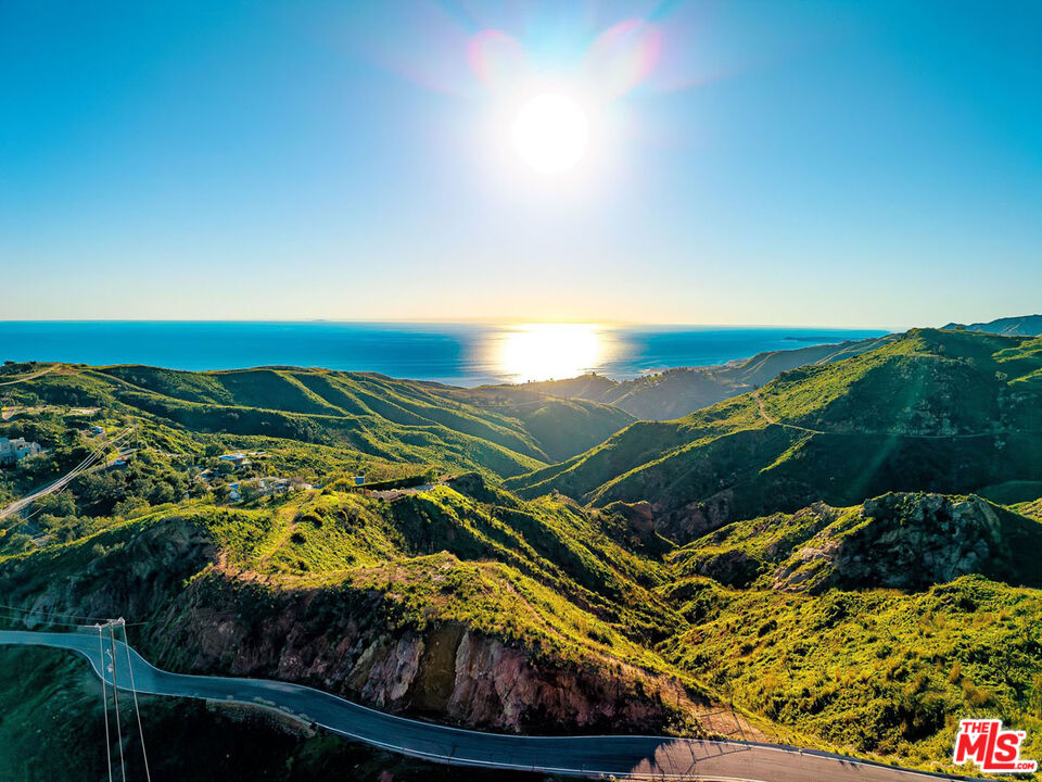 2825 Tuna Canyon Road Topanga, CA 90290 - Photo 2 of 38 a view of an outdoor space