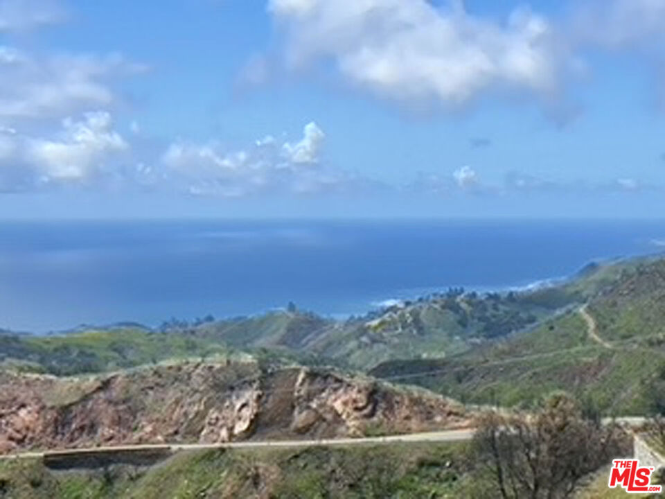 2825 Tuna Canyon Road Topanga, CA 90290 - Photo 35 of 38 a view of sunset and yard