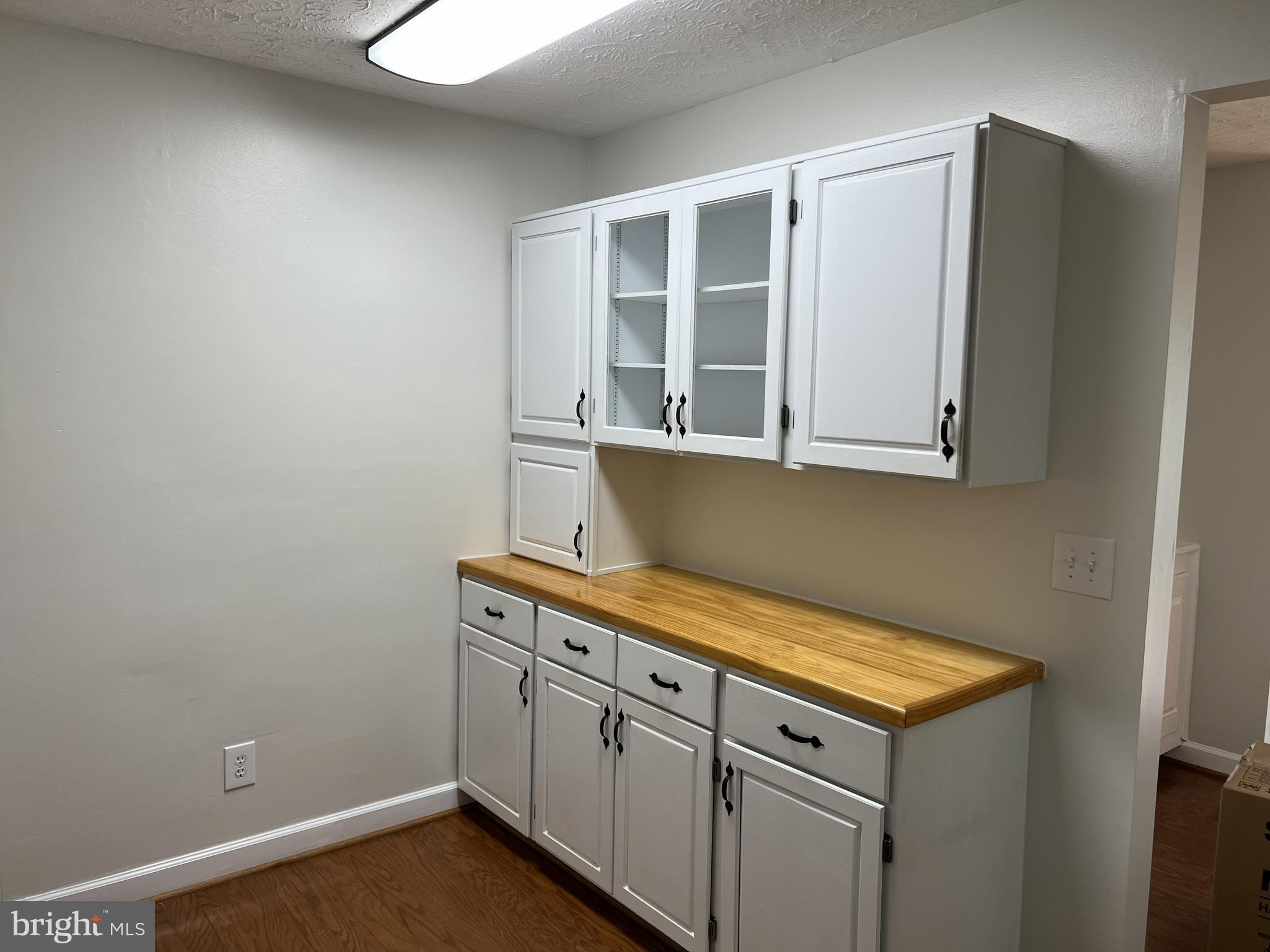 12002 Ridge Knoll Drive, Unit 7 Fairfax, VA 22033 - Photo 12 of 14 kitchen