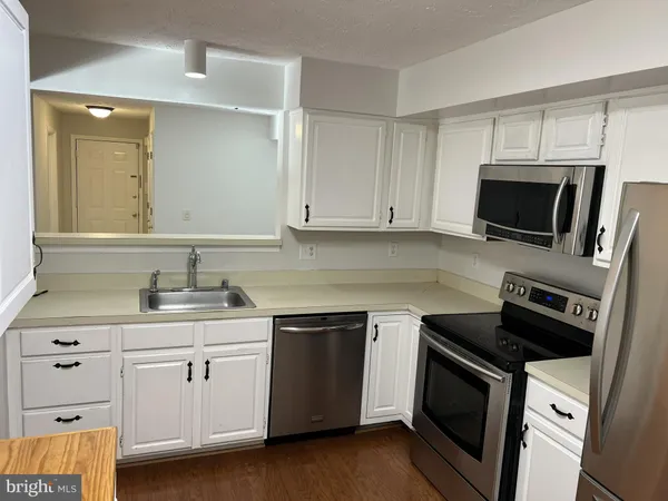 $2,650 | 12002 Ridge Knoll Drive, Unit 7, Fairfax, VA 22033