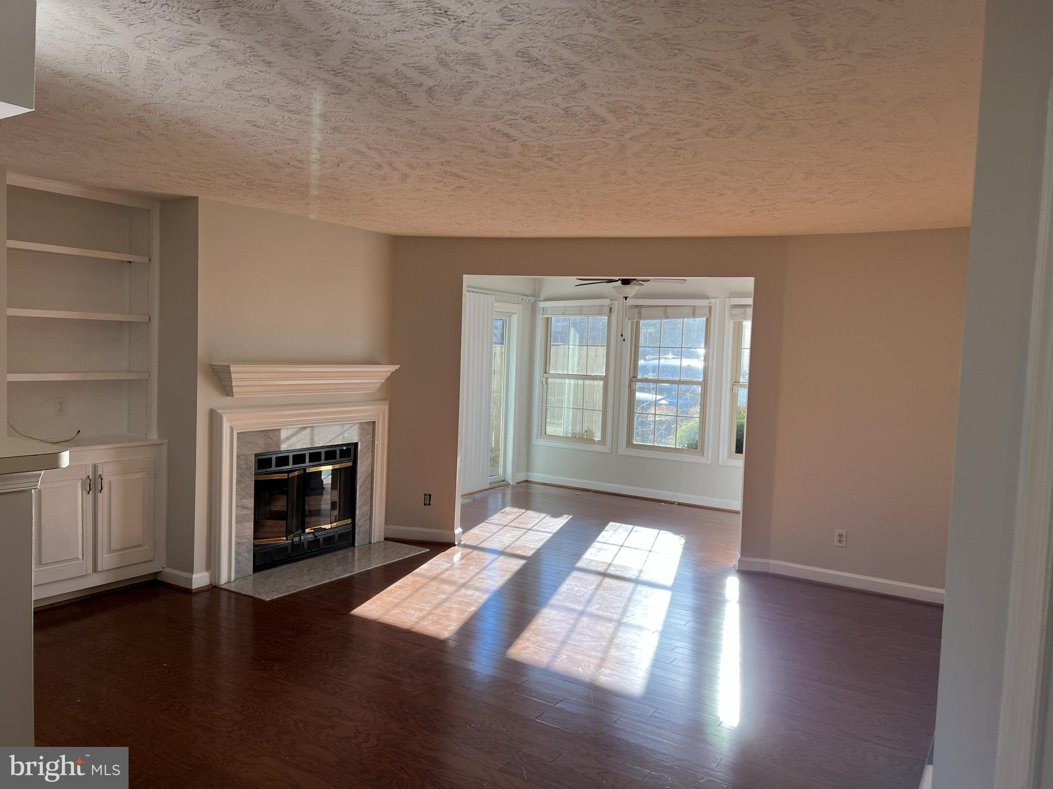 12002 Ridge Knoll Drive, Unit 7 Fairfax, VA 22033 - Photo 7 of 14 living