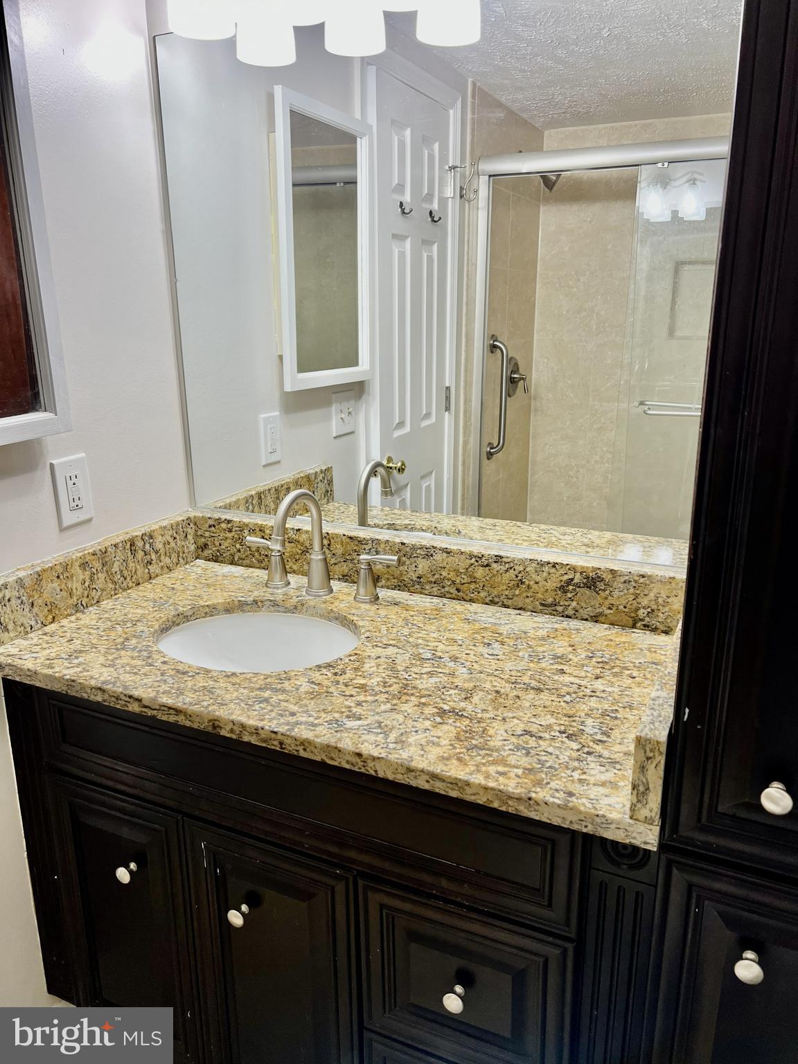 12002 Ridge Knoll Drive, Unit 7 Fairfax, VA 22033 - Photo 10 of 14 guest bath
