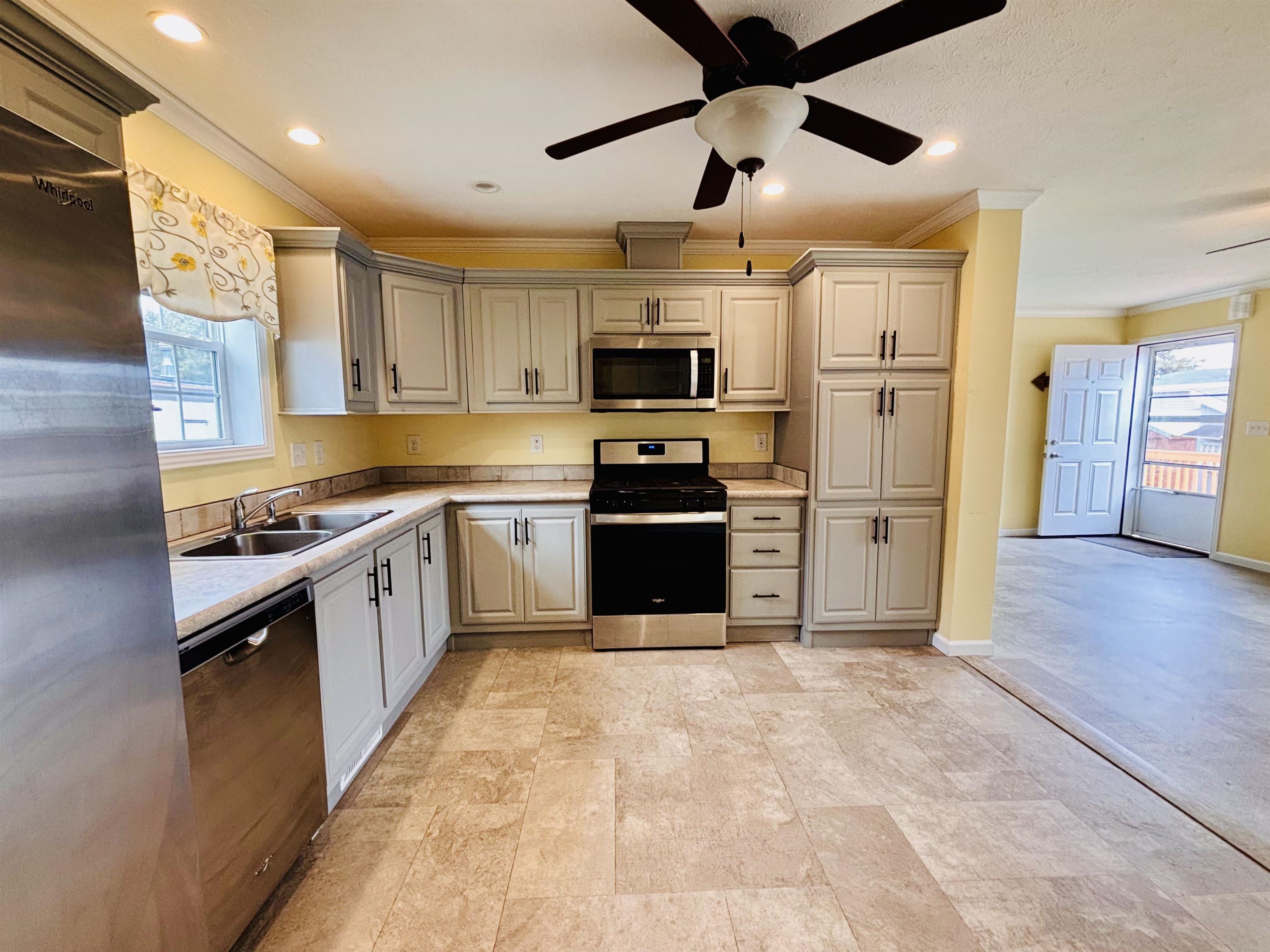 545 Elm Street, Unit 4 Milford, NH 03055 - Photo 15 of 35