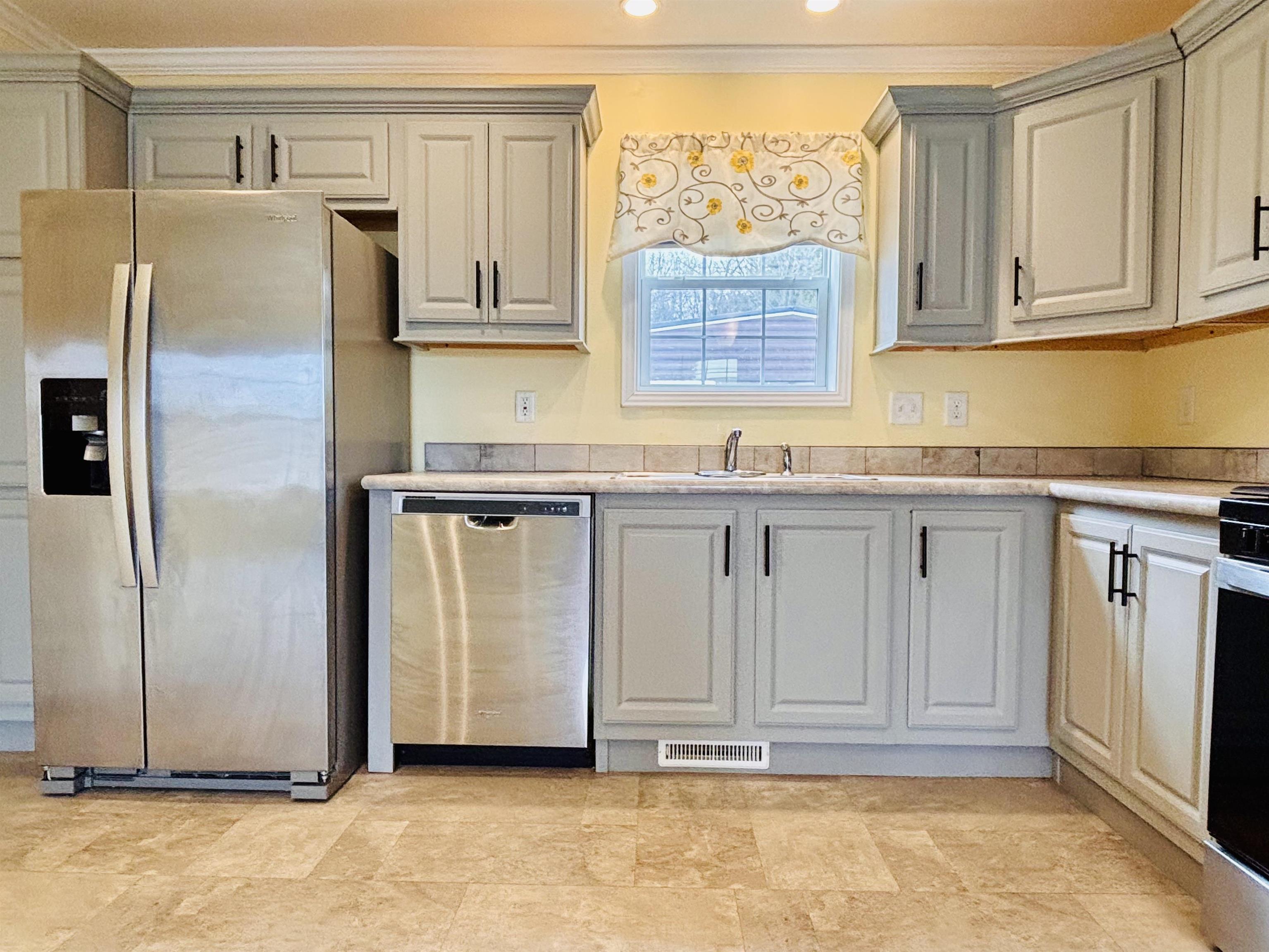545 Elm Street, Unit 4 Milford, NH 03055 - Photo 17 of 35