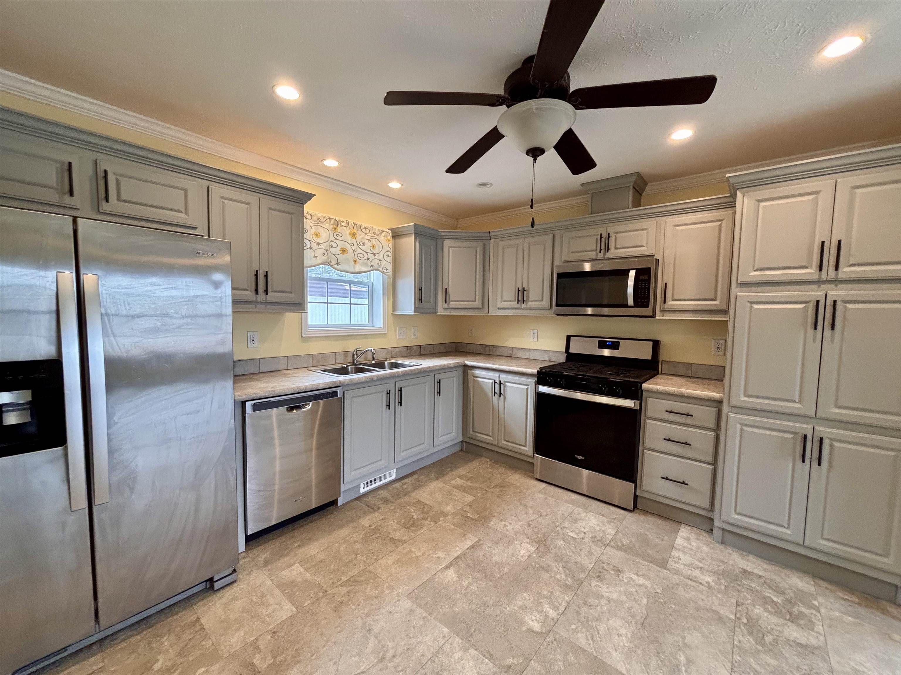 545 Elm Street, Unit 4 Milford, NH 03055 - Photo 18 of 35