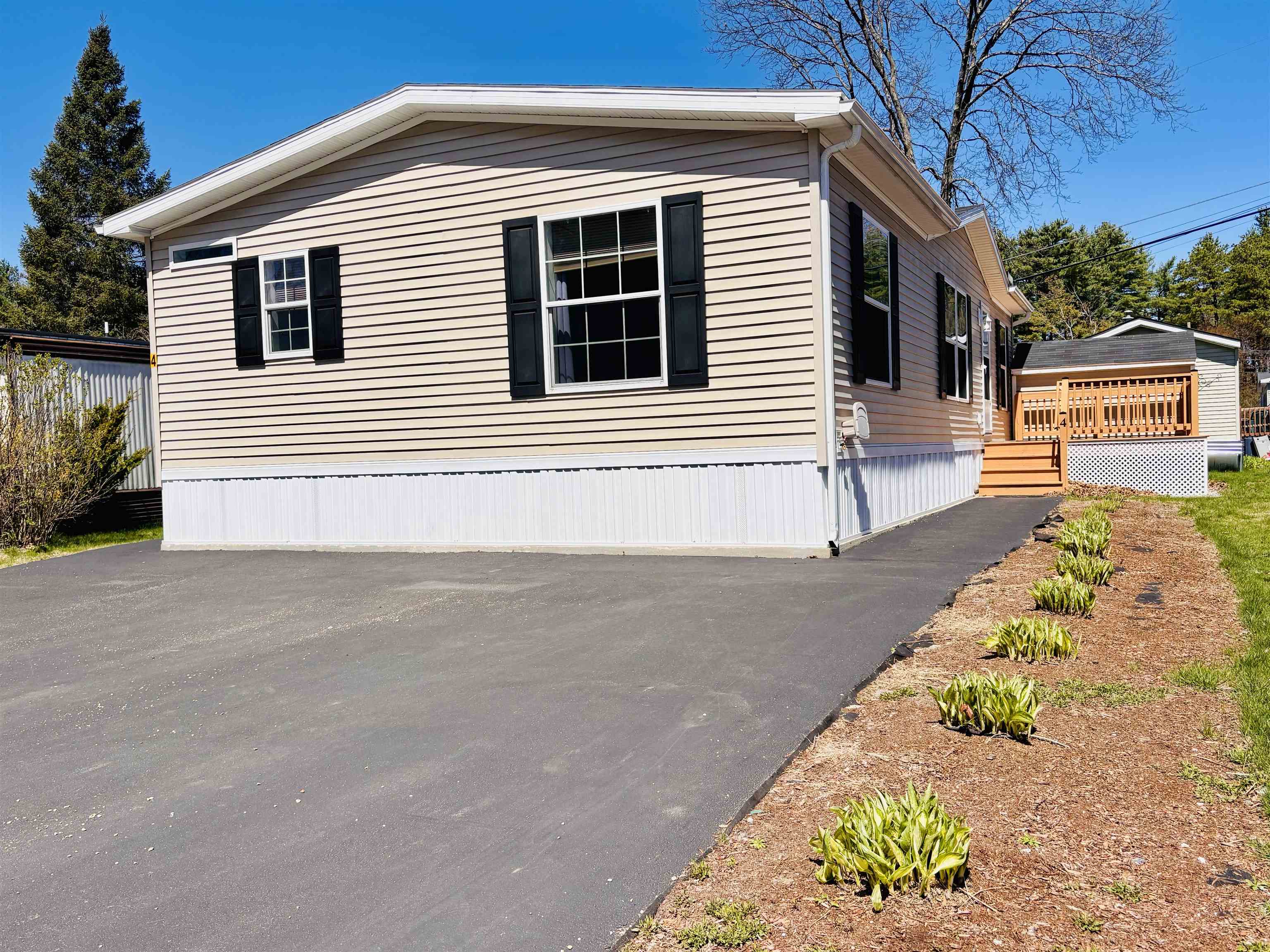 545 Elm Street, Unit 4 Milford, NH 03055 - Photo 2 of 35