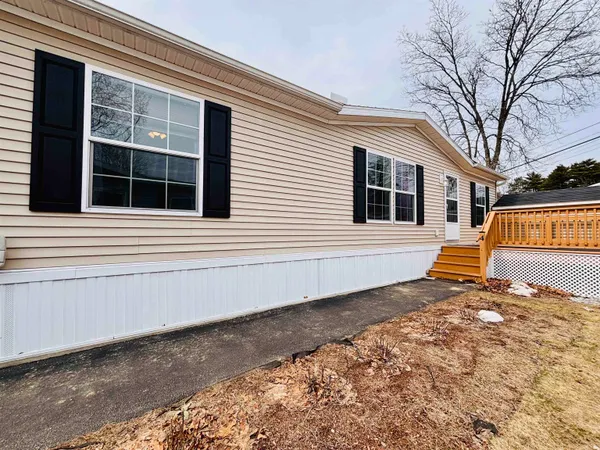 $229,900 | 545 Elm Street, Unit 4, Milford, NH 03055