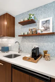 $615,000 | 6801 Collins Avenue, Unit DOOR 606, Miami Beach, FL 33141