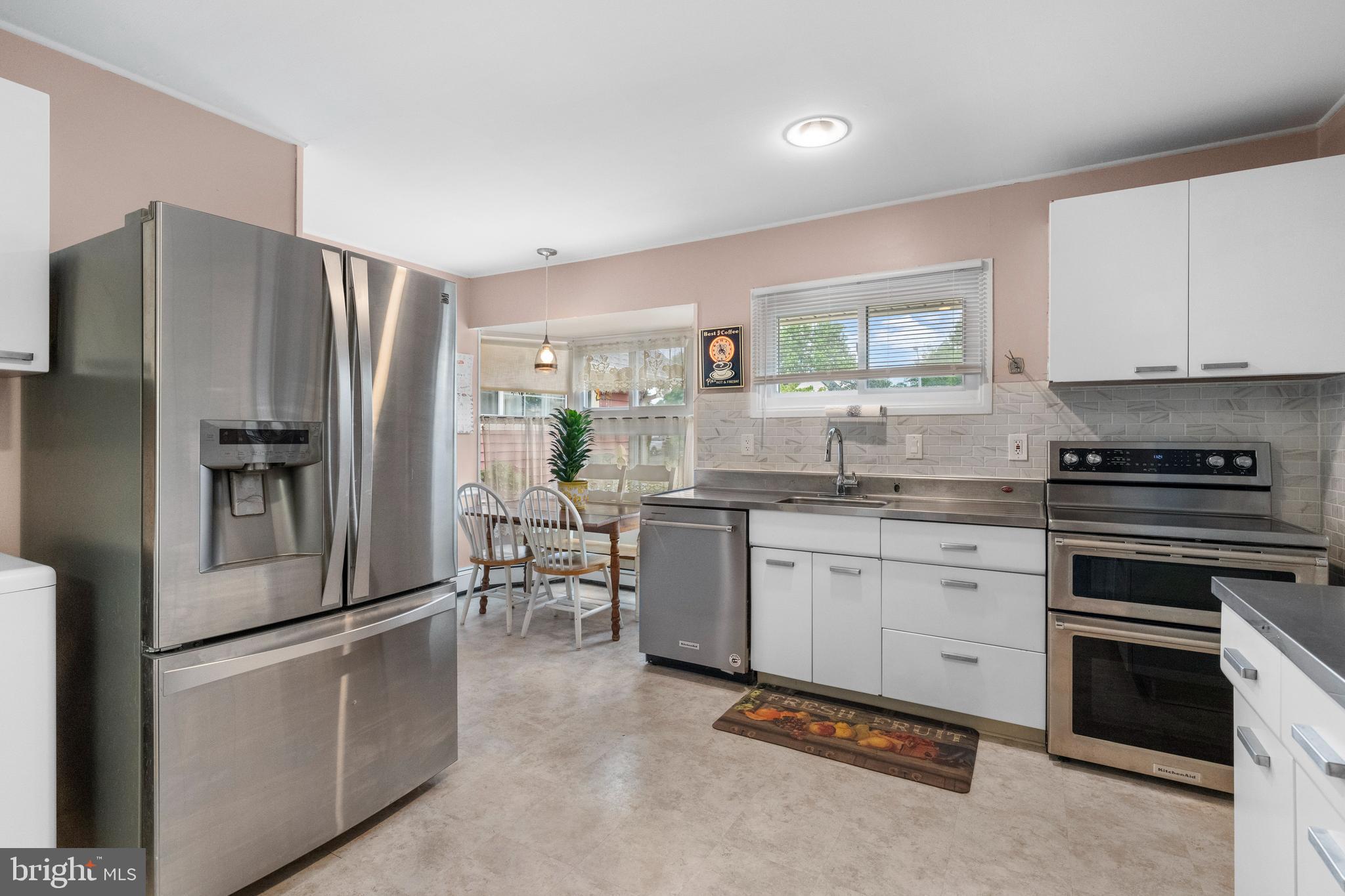 10 Sugarplum Road Levittown, PA 19056 - Photo 27 of 38 New Stainless appliances