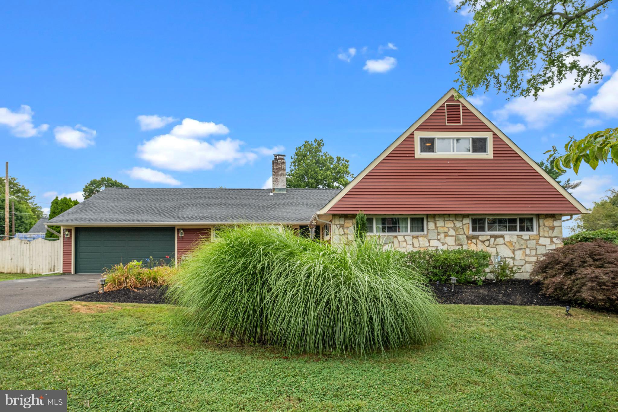 10 Sugarplum Road Levittown, PA 19056 - Photo 3 of 38 Mature Landscaping