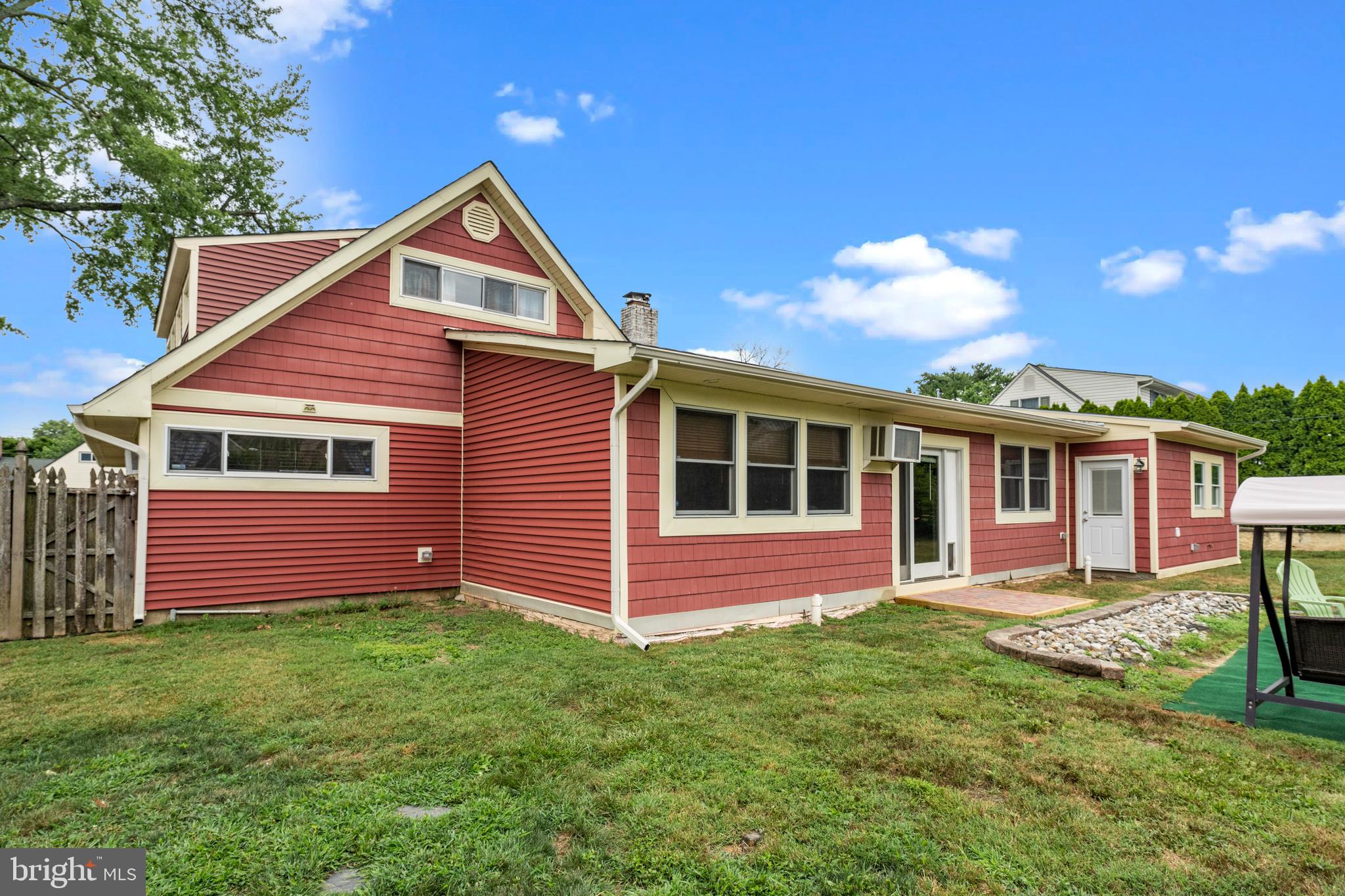 10 Sugarplum Road Levittown, PA 19056 - Photo 5 of 38 Large Family room addition off rear of home