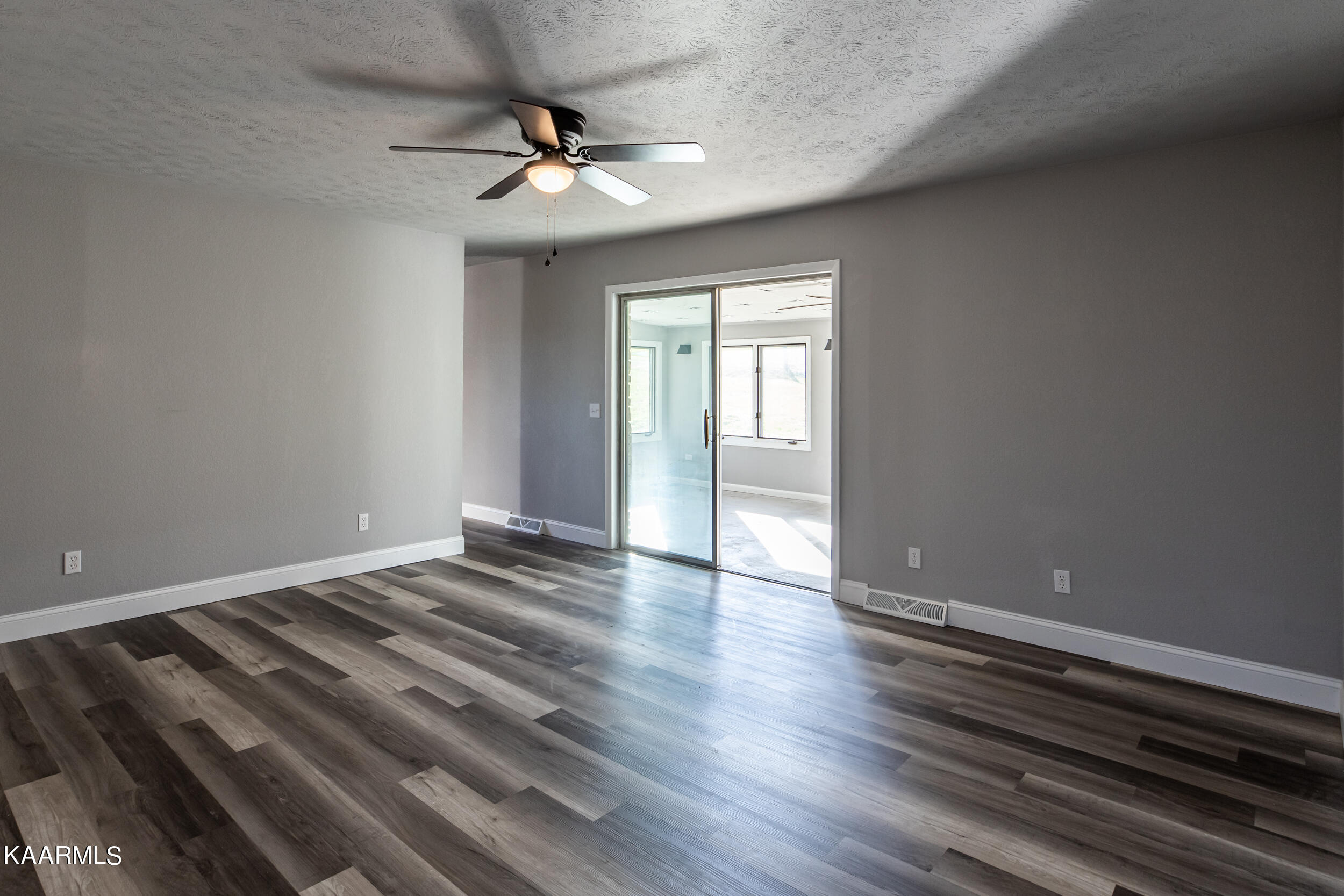 442 Carr Wynn Road La Follette, TN 37766 - Photo 13 of 42 442 Carrwynn Rd-13