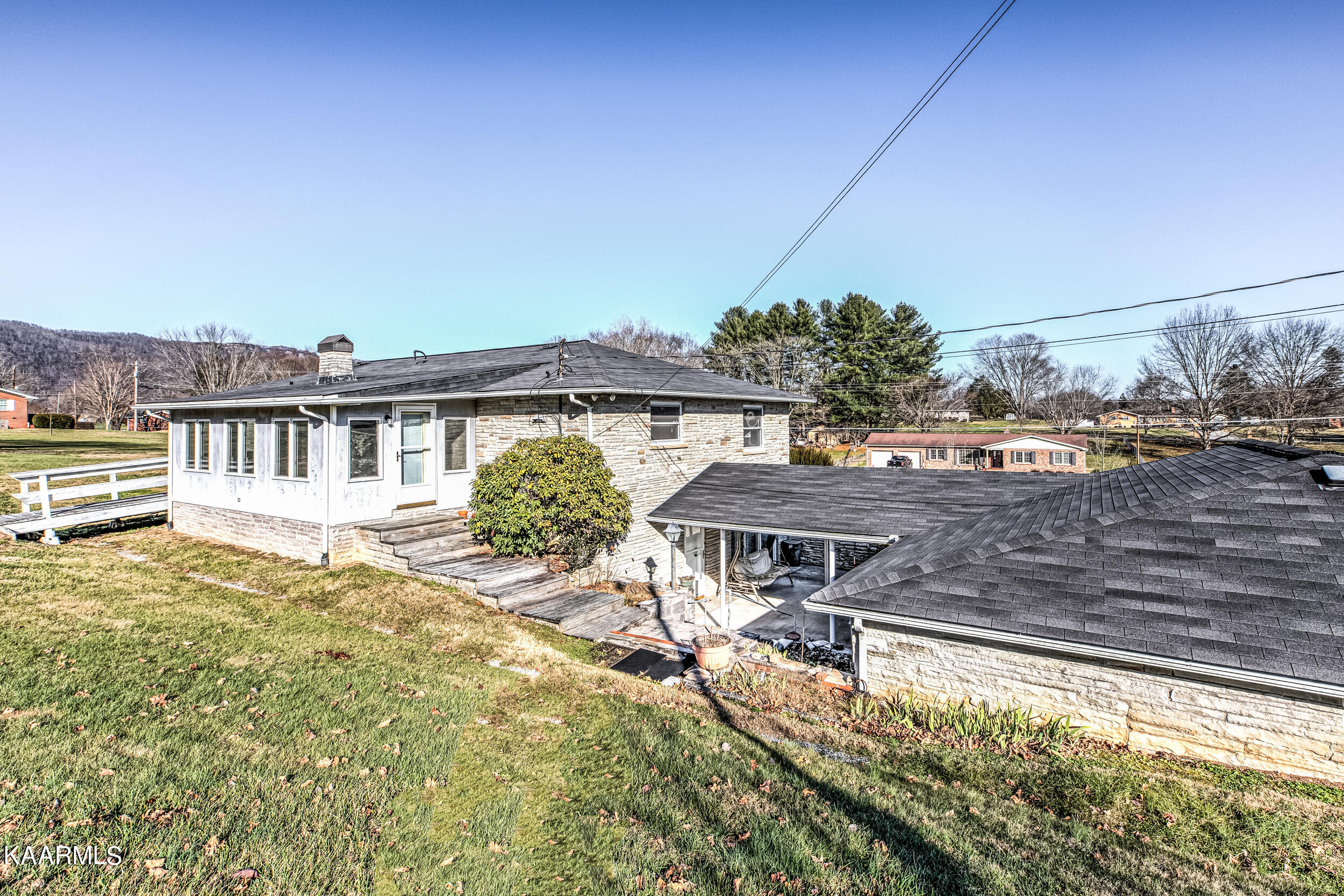 442 Carr Wynn Road La Follette, TN 37766 - Photo 7 of 42 442 Carrwynn Rd-6