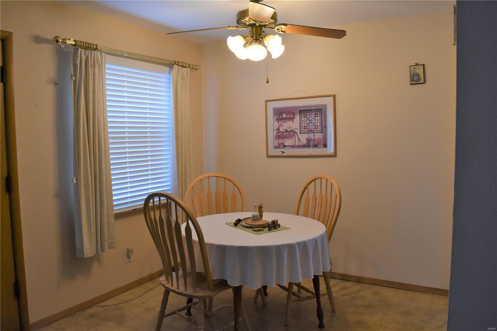 1007 Lindemann Road St. Louis, MO 63131 - Photo 8 of 14 Gallery Image 8