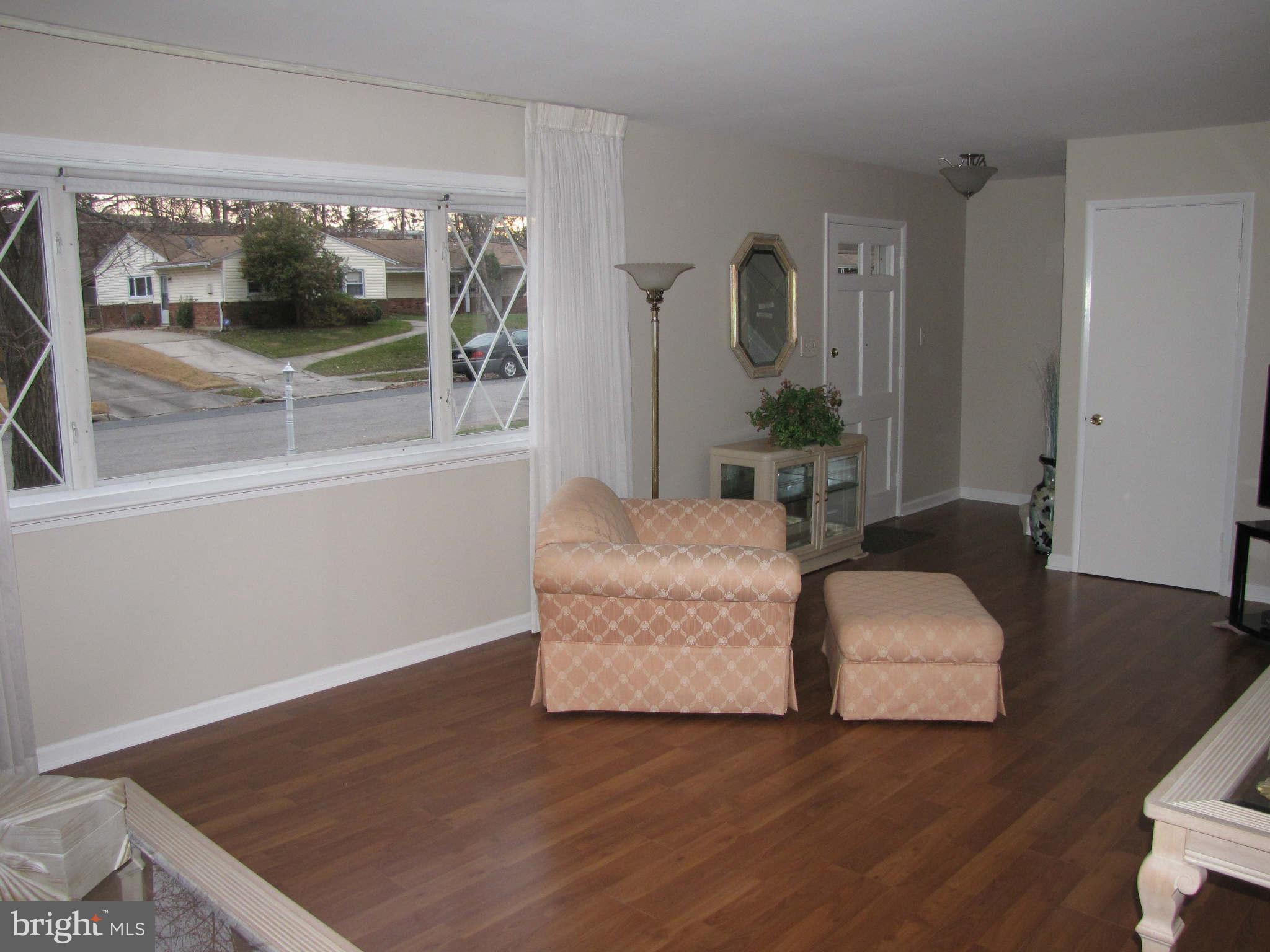7218 Kennebunk Road Baltimore, MD 21244 - Photo 3 of 30 Living Room