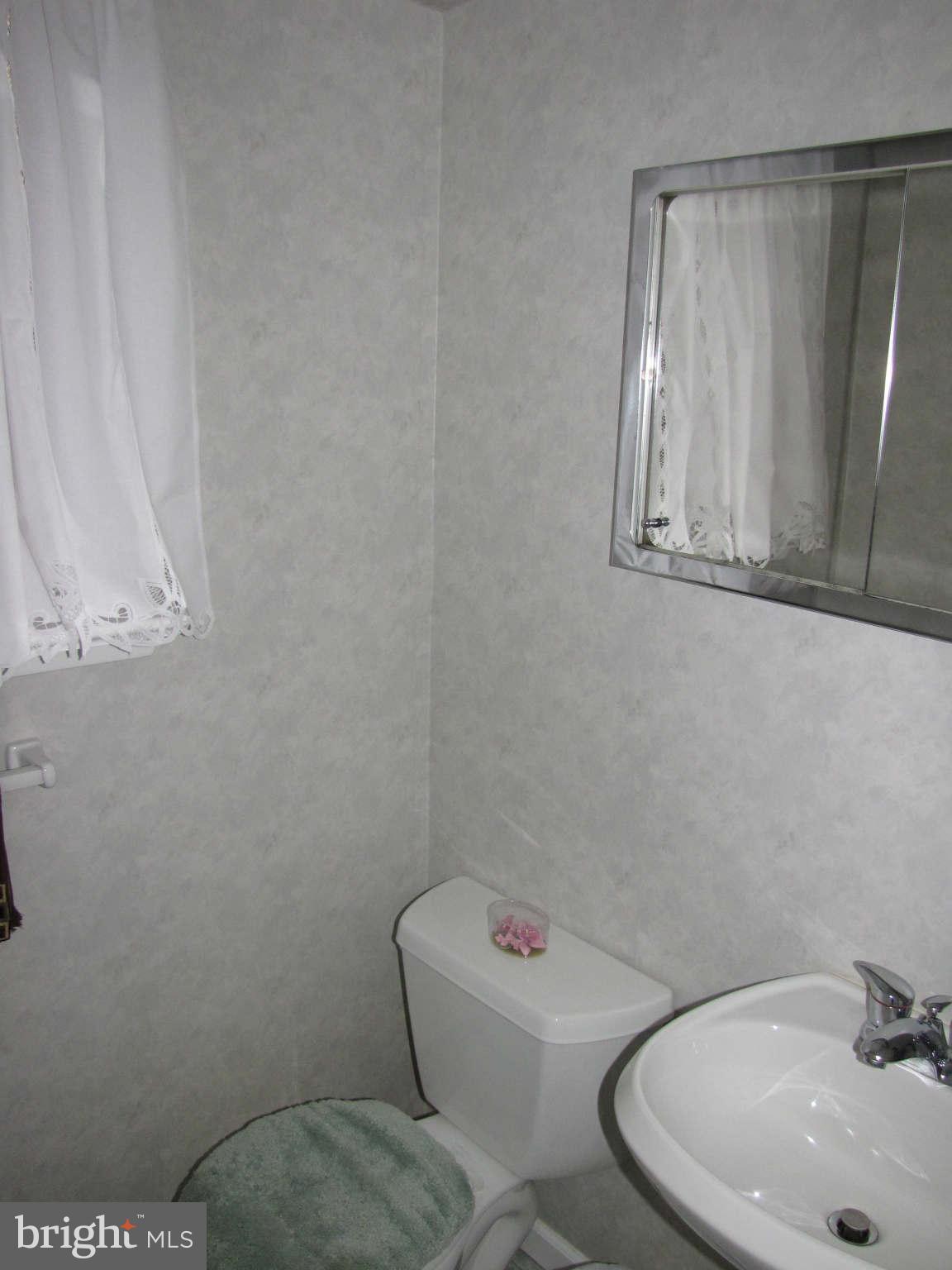7218 Kennebunk Road Baltimore, MD 21244 - Photo 22 of 30 Bath