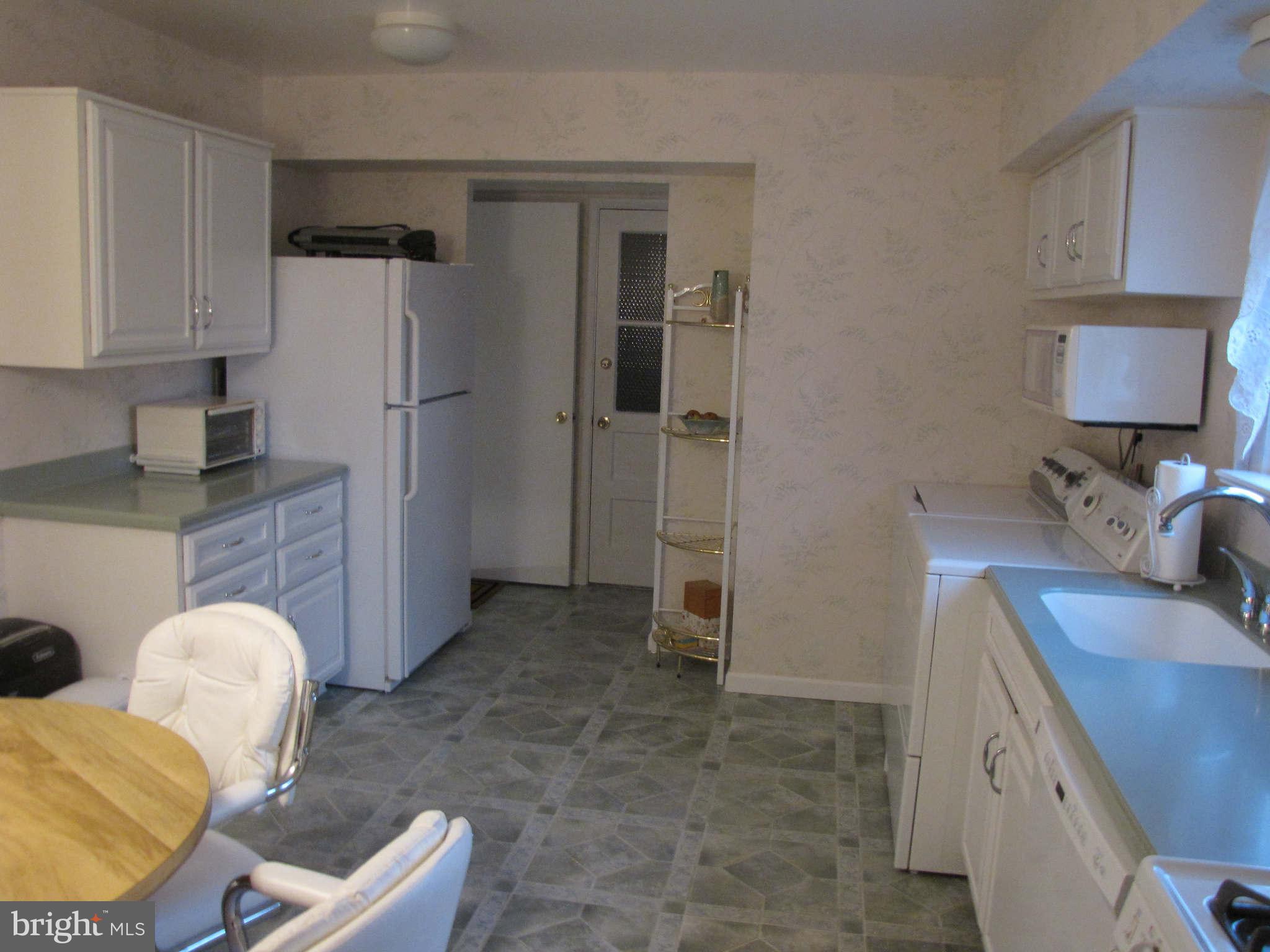7218 Kennebunk Road Baltimore, MD 21244 - Photo 8 of 30 Kitchen