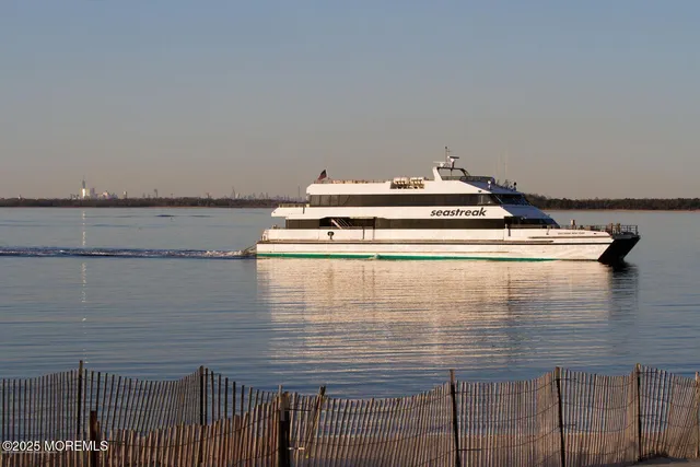 $2,700 | 200 Portland Road, Unit C2, Highlands, NJ 07732